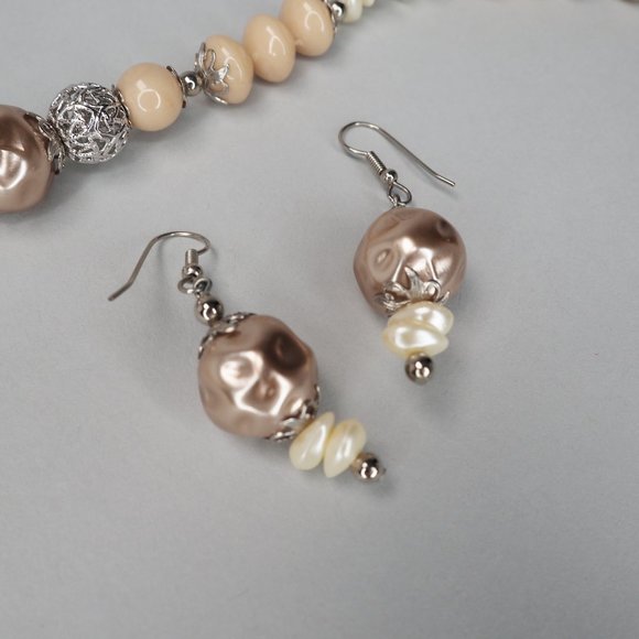 Vintage Mother of Pearl Jewelry Set - Picture 5 of 7